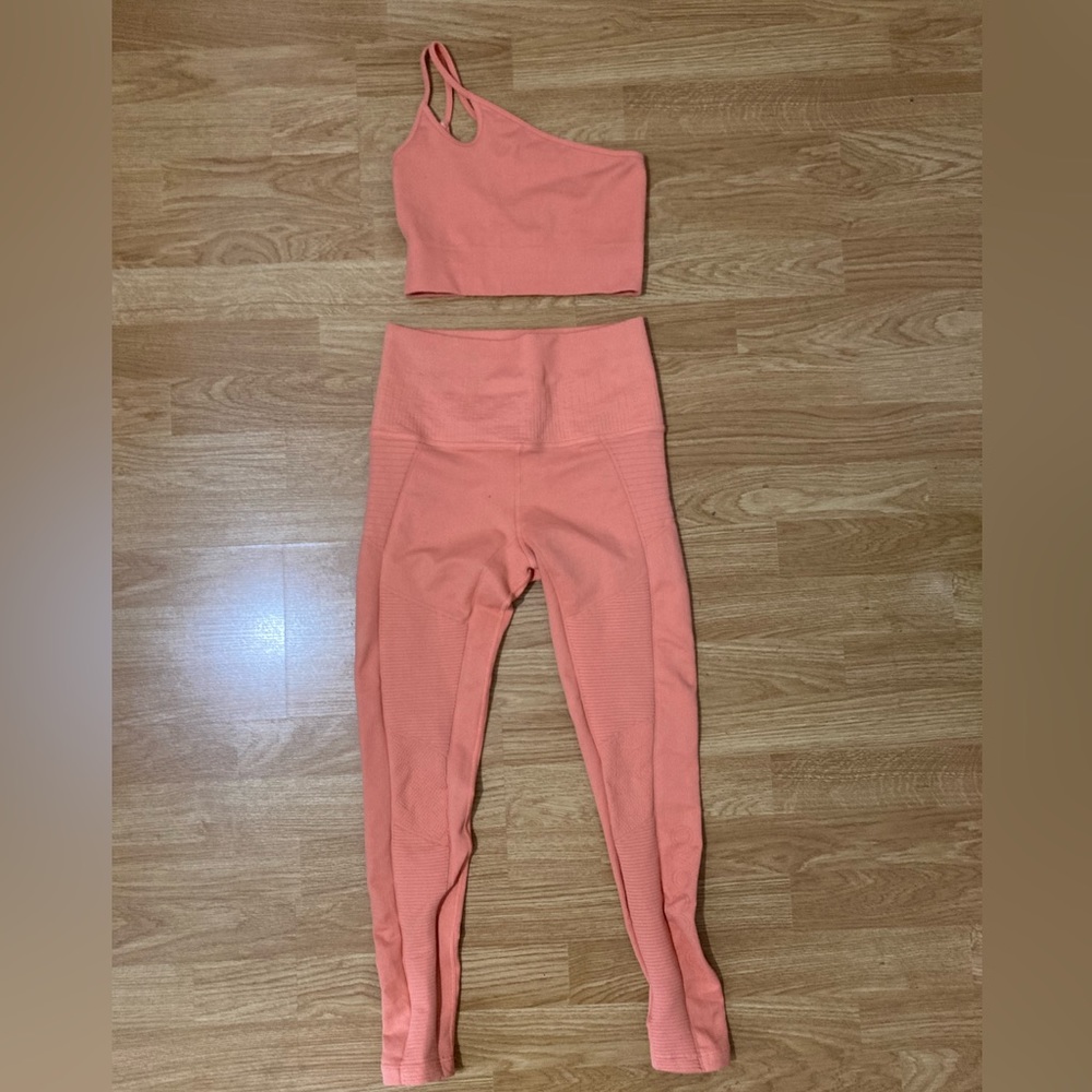 Avocado Yoga Set